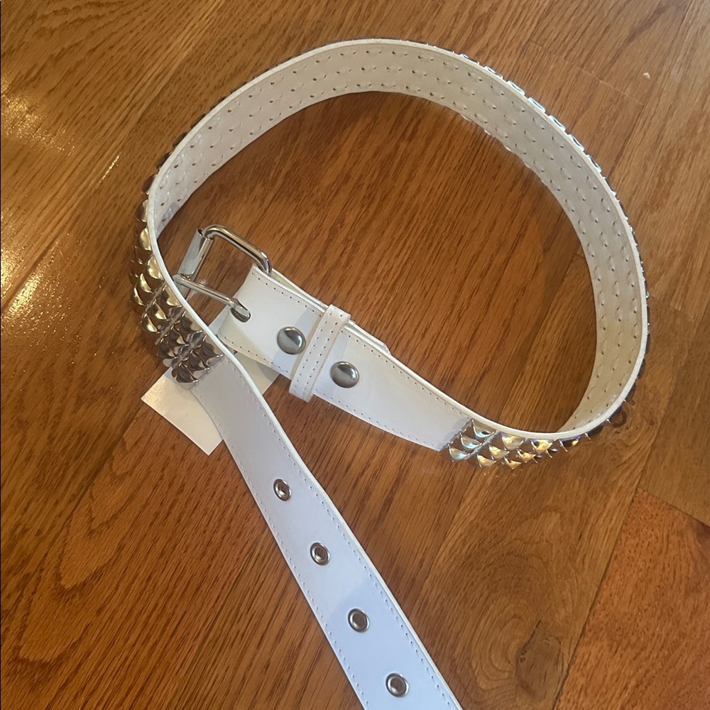 Nwt vegan leather stud belt - Picture 2 of 6